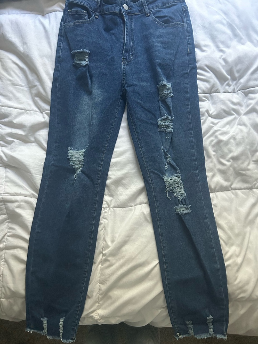Distressed Y2K High-Rise Women's Skinny Leg Blue Jeans